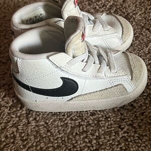 Toddler Nikes 6c
